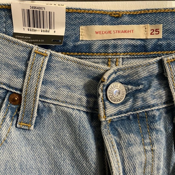 LEVI’S Wedgie Fit Straight Jeans - Picture 4 of 11